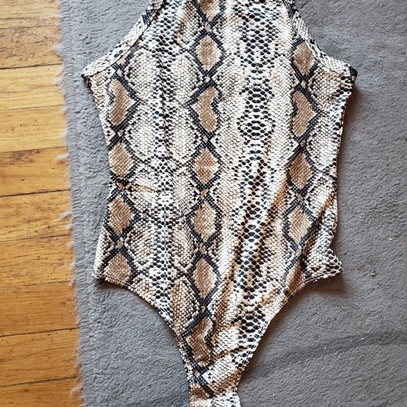 Snakeprint halter bodysuit size M - Picture 5 of 6